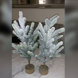 NWT target bullseye 2 small flocked trees